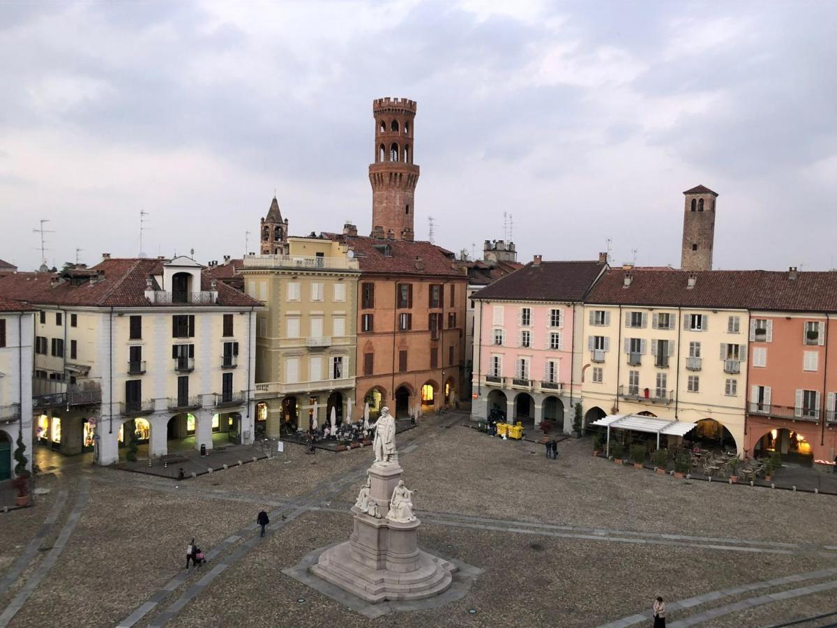 Cozy Place 10 Vercelli Luaran gambar